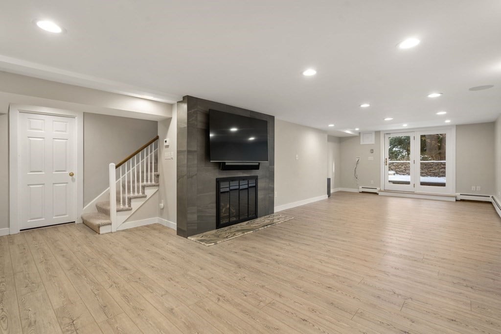 8 Lincoln Cir