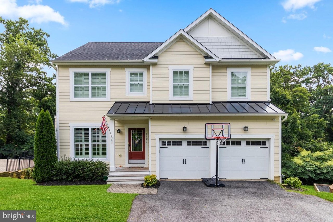 1923 Harrington Pl