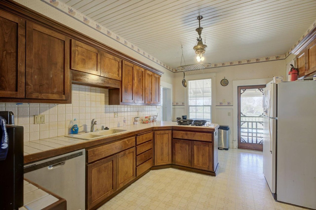 1140 Cold Springs Rd