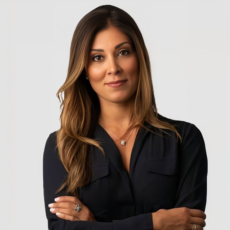 Sherry Rahnama Arlington, VA Real Estate Agent Headshot
