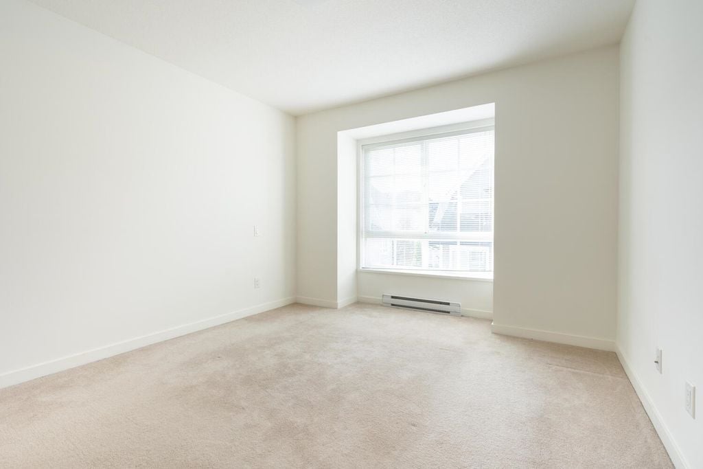 8476 207a St, #86