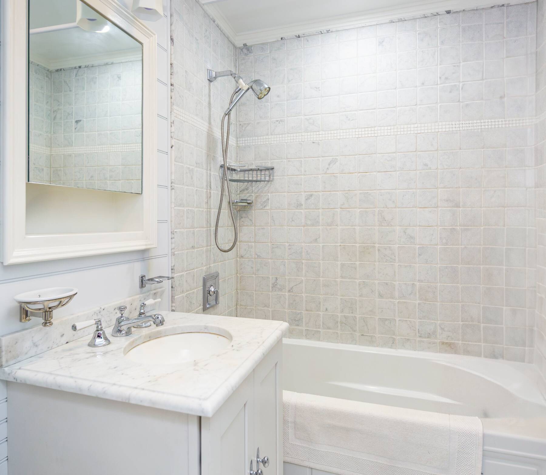 514 Pantigo Rd Unit 5