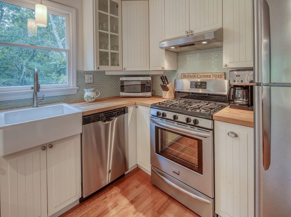62 Windsor Dr