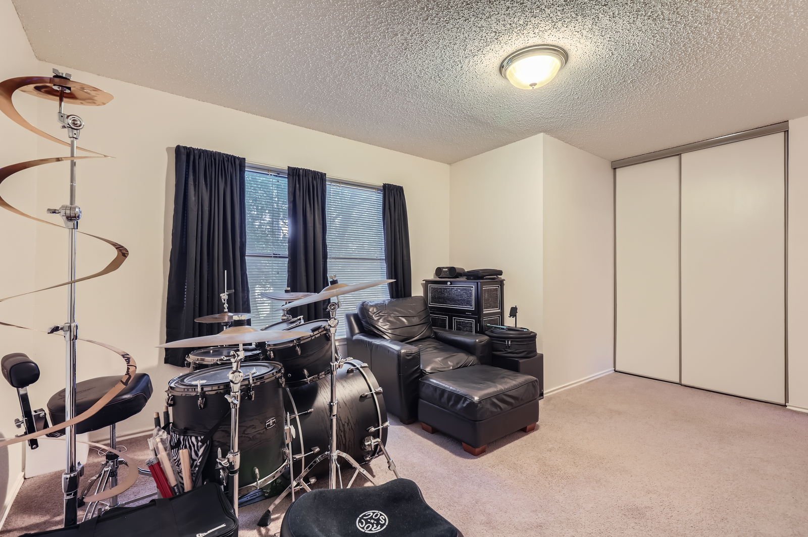 15300 lola Cove