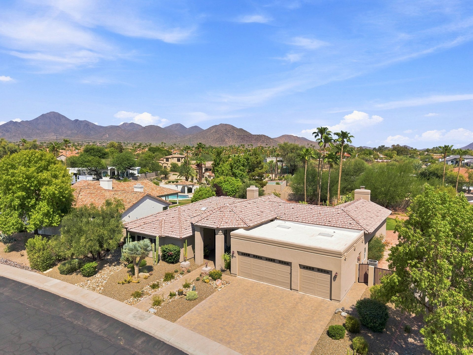 10195 E CORRINE Drive