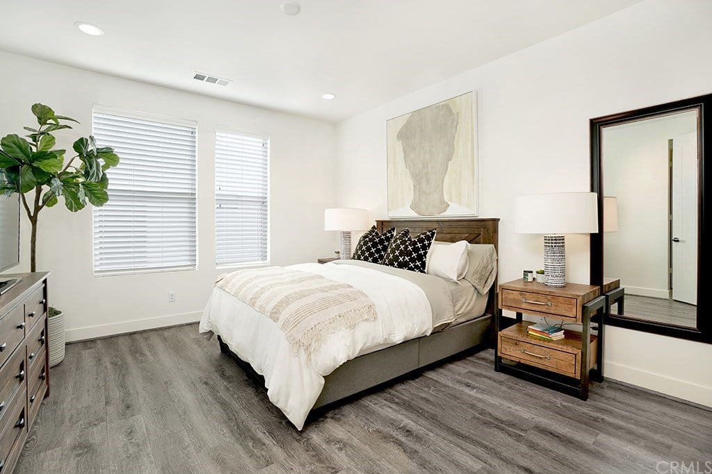 661 W 17th St, Unit 19