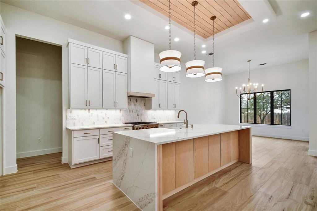 2141 Stone Meadow