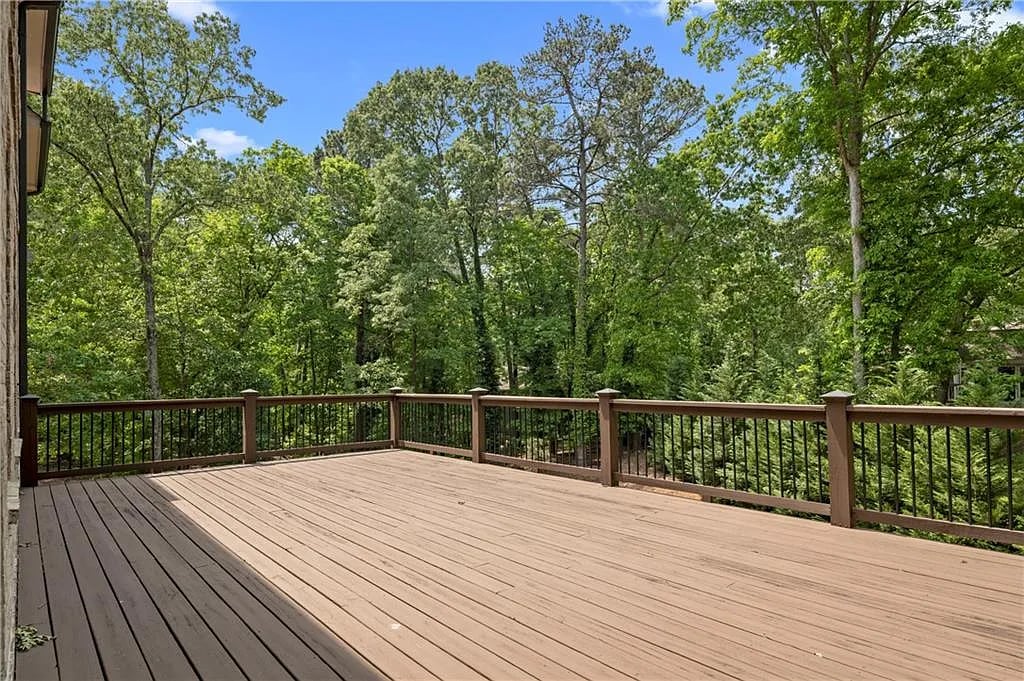 1555 Northcliff Trce
