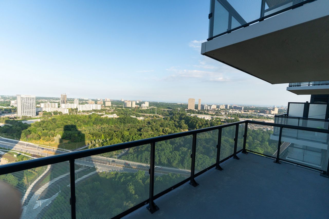 30 Inn on the Park Dr 3104