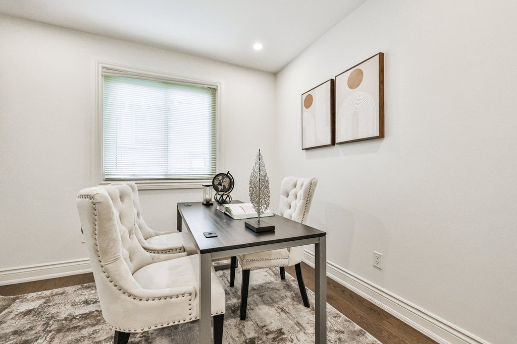 2500 Poplar Cres