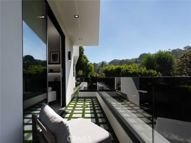 Crescent Villa