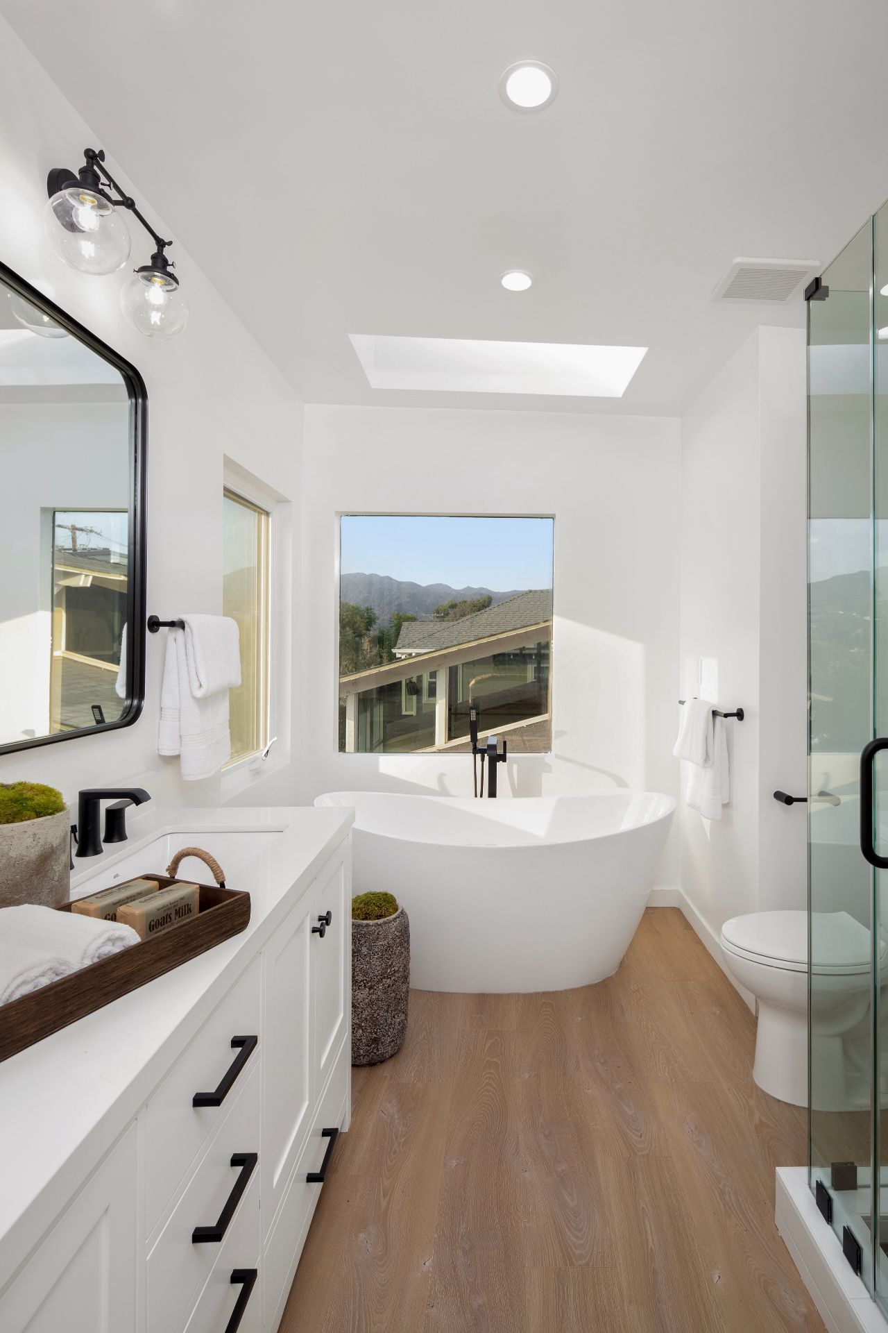 574 Mount Holyoke Ave