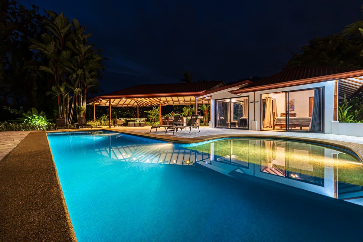 2.07 ACRES – 3 Bedroom Elegant Home With Guest Suite & Sweeping Ocean Views, Secluded & Nestled within Lush Jungle Surroundings!!!