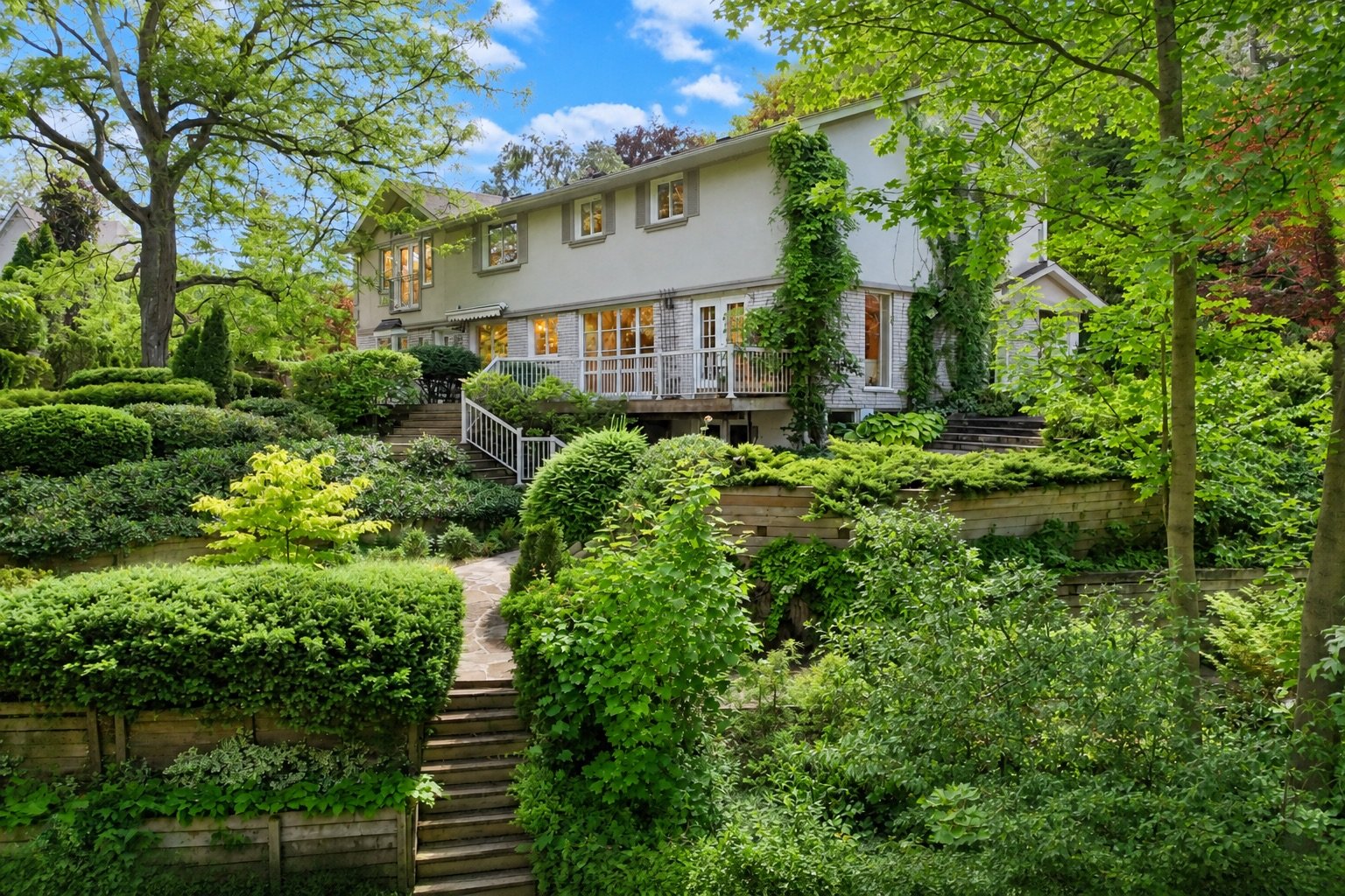 5052 Lakeshore Road, Burlington