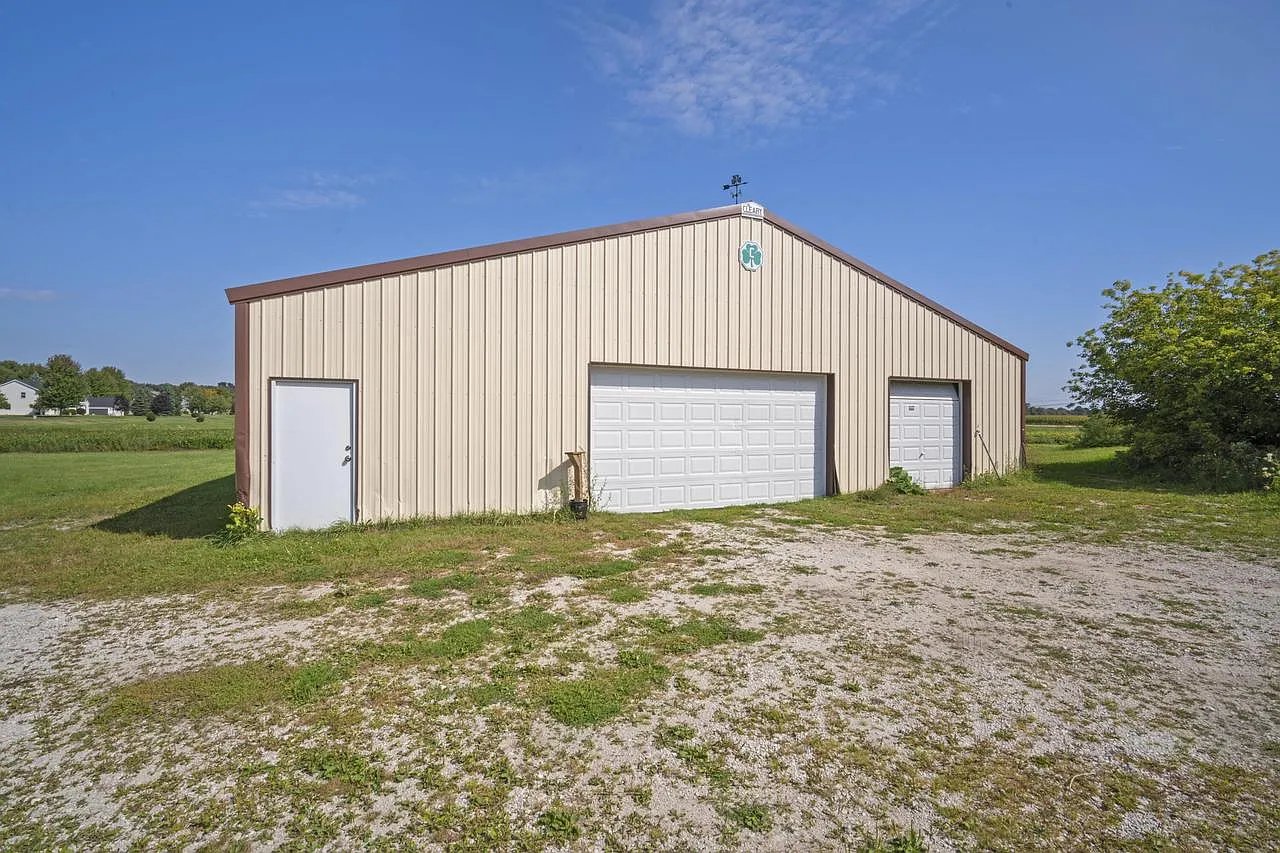 4560 Elmwood Rd