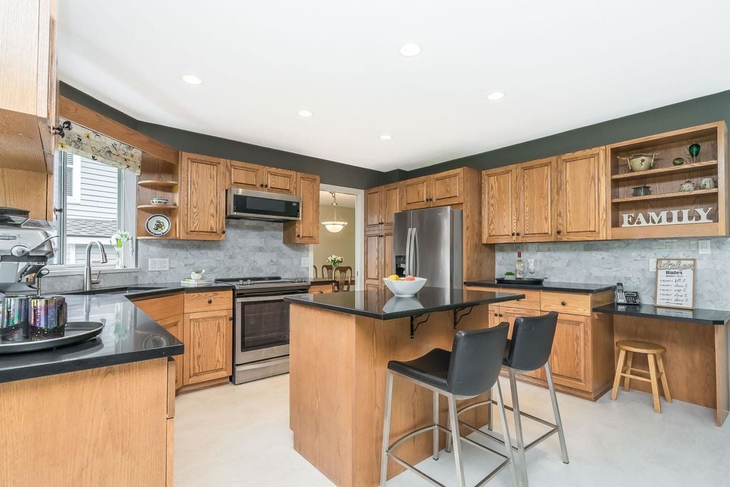 24 Ravine Dr