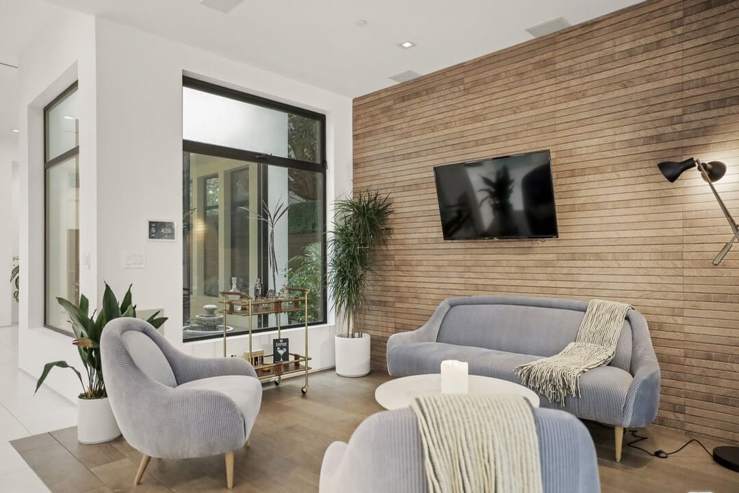 N Crescent Heights Blvd, 90046