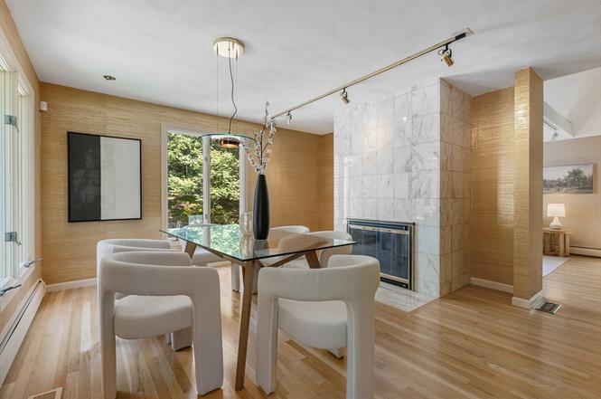 8 Kitson Park Dr