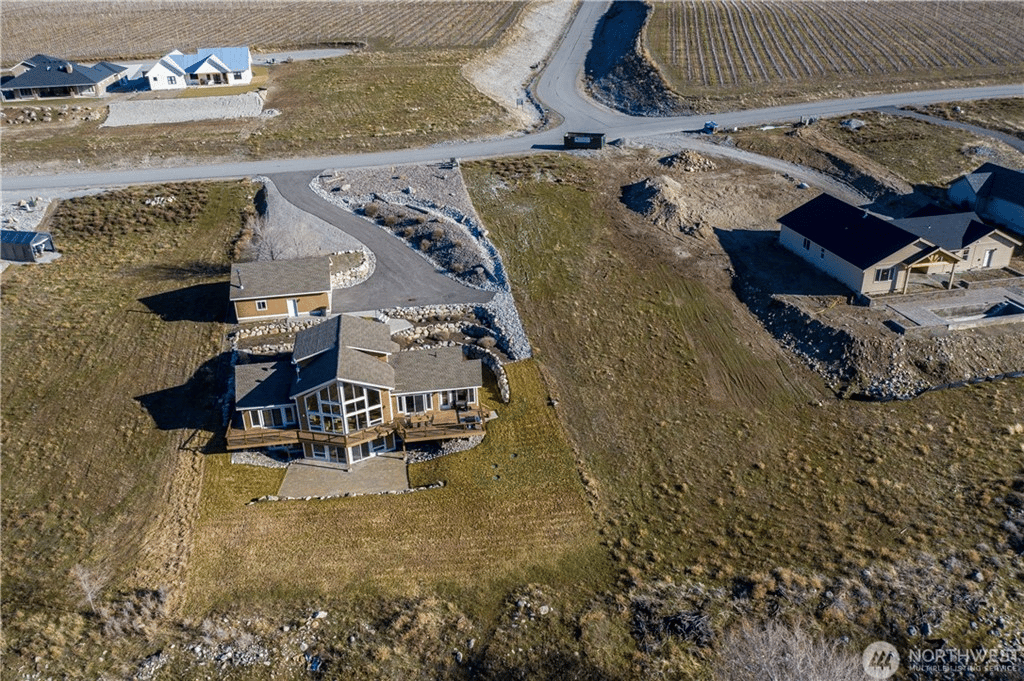 23 N Shore Dr