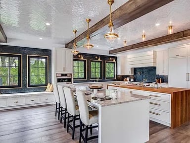 48 Sterling Ln