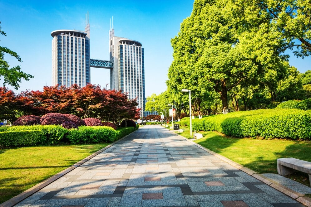 Beautifully landscaped grounds of a luxuty condo