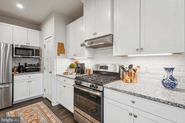 17239 Old Ingelside: Stunning Round Hill Home Tour | Diana Geremia Real Estate