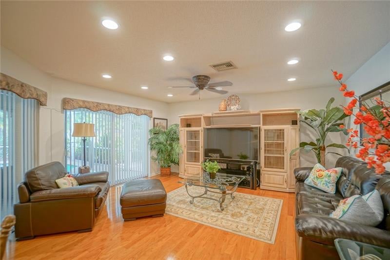 131 NW 84Th Way