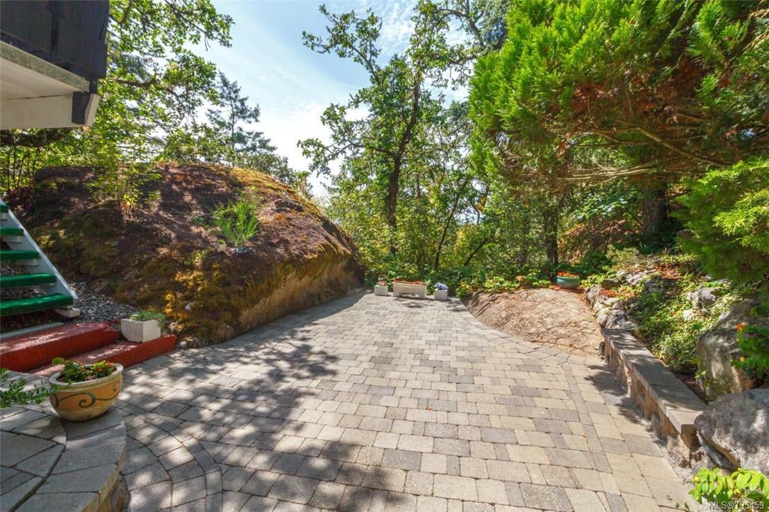 71 Flury Hts, View Royal