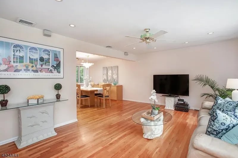 67 Victoria Dr