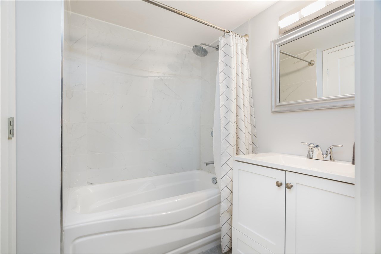 210-5294 204 St