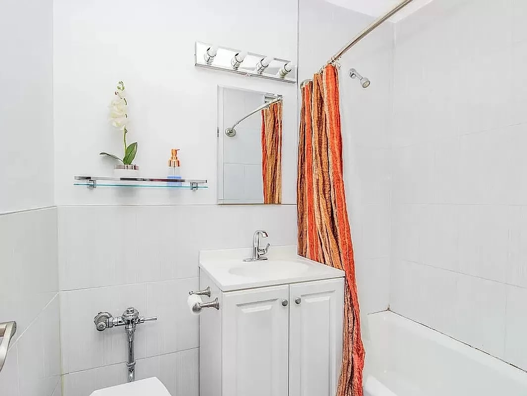 2736 Independence Avenue #2F
