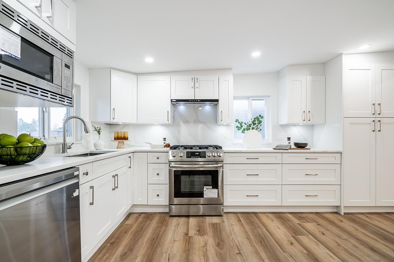 11443 87 Ave