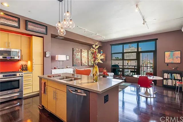 133 The Promenade N Unit 431