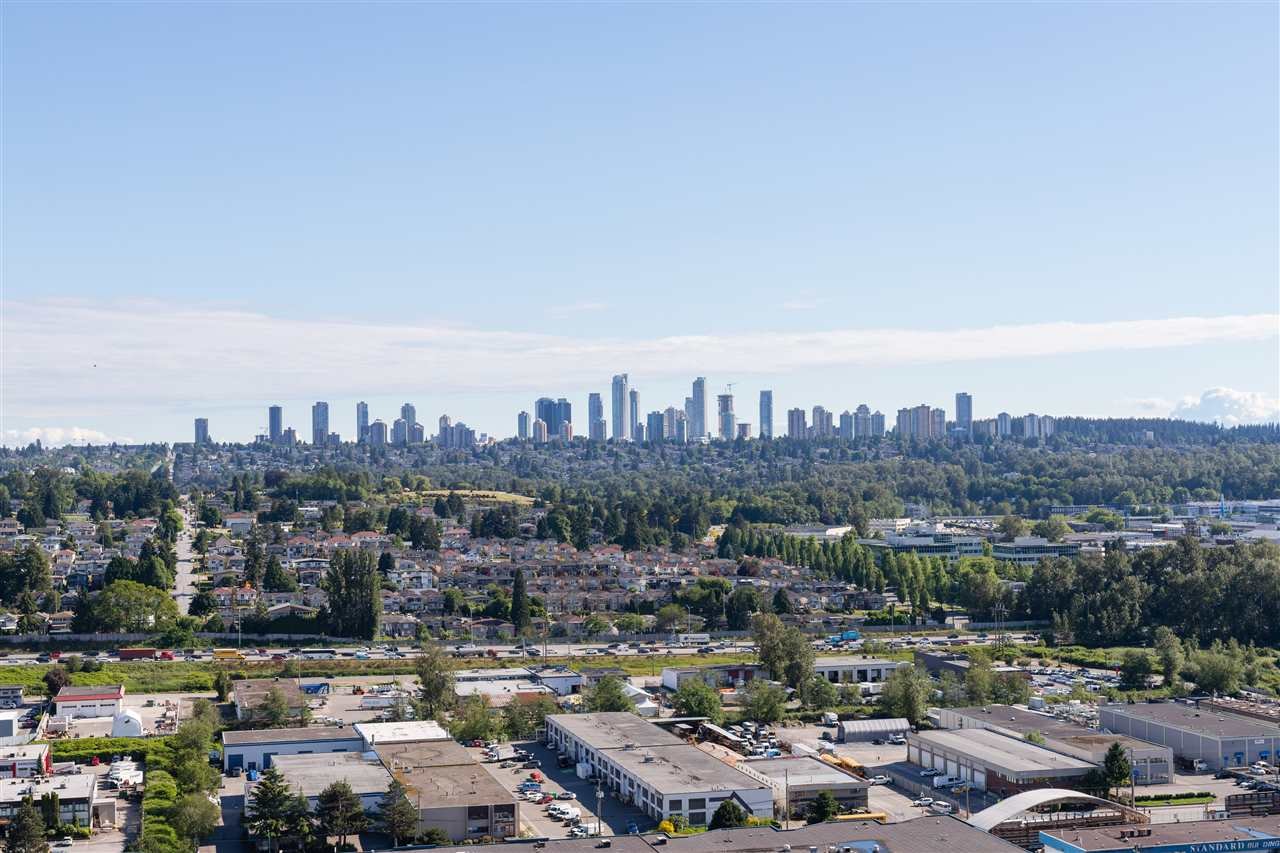 2401-2232 Douglas Rd