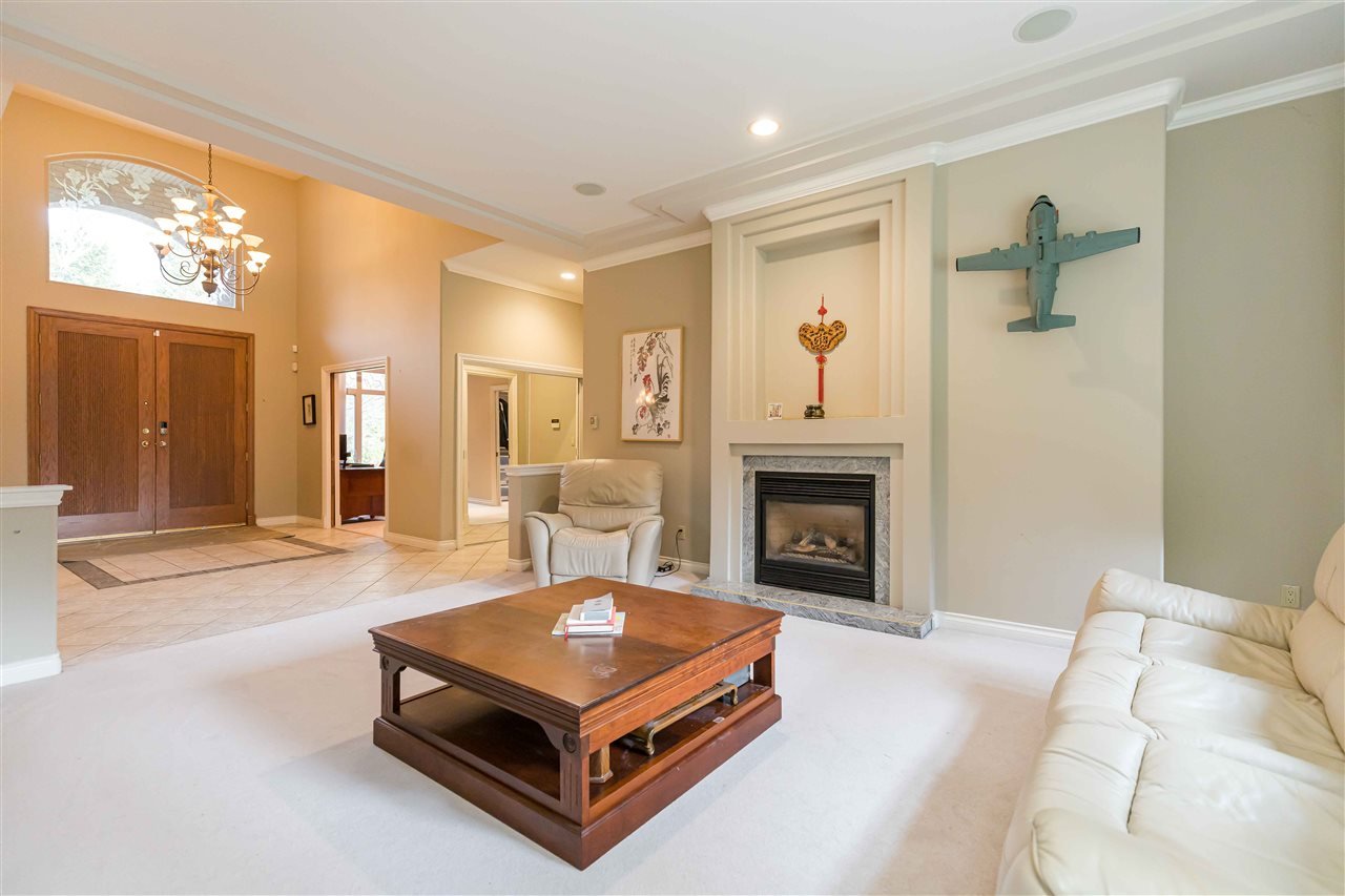 2221 Tanager Place, North Vancouver