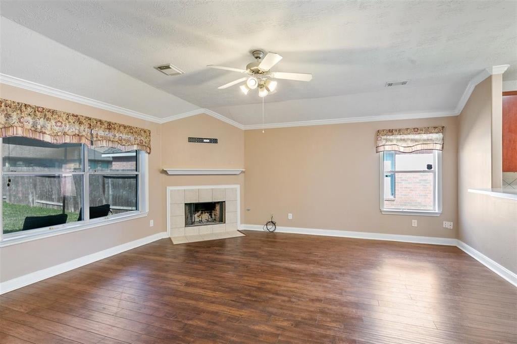 1915 Dakota Run Ln