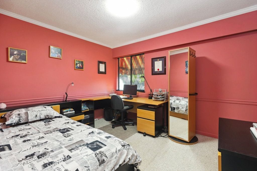 5195 Sapphire Pl