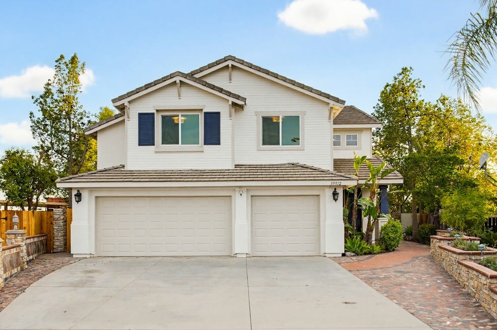 39912 Hillsboro Cir