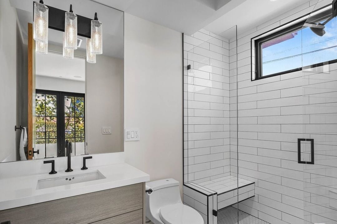 W 6th St, 90048