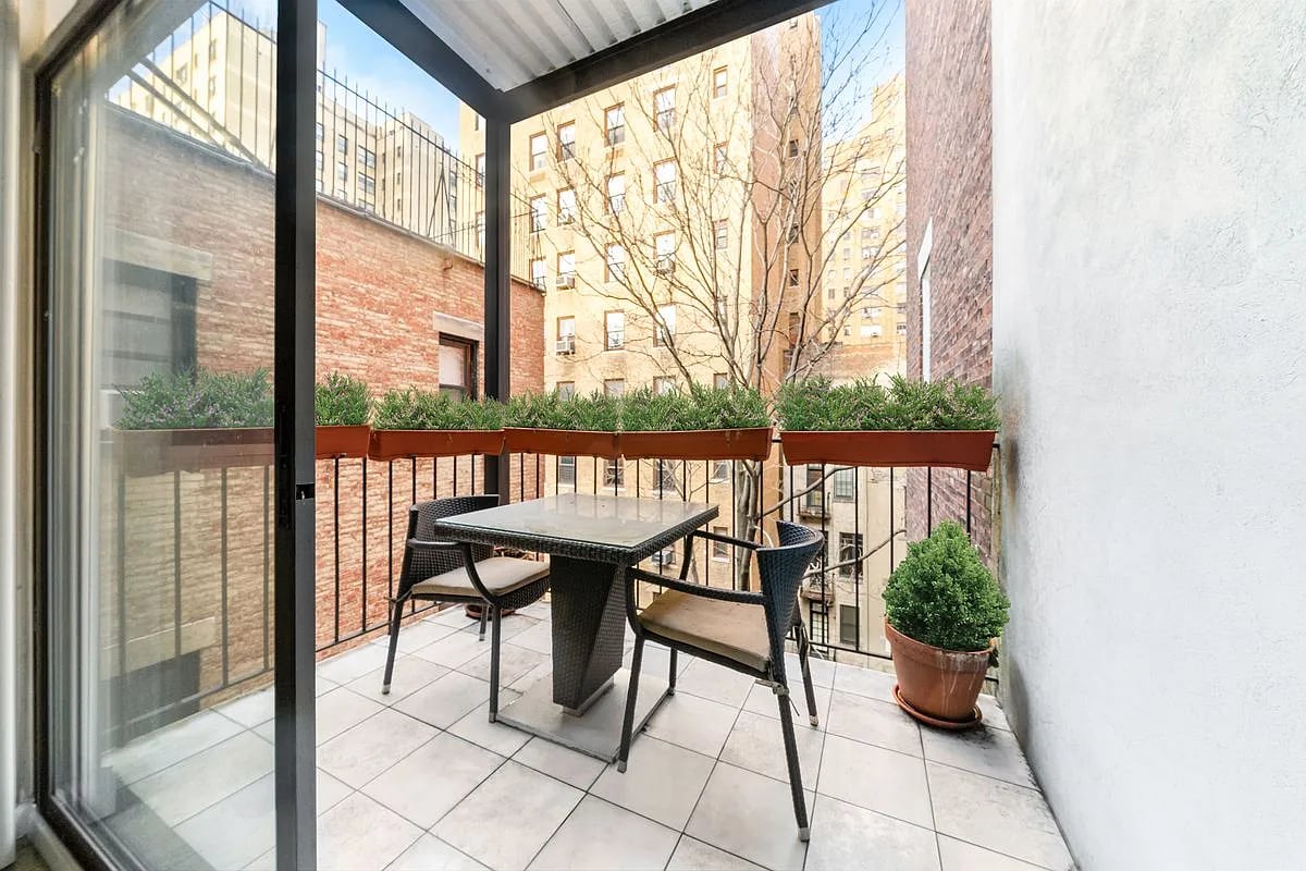19 W 85th St APT 3B
