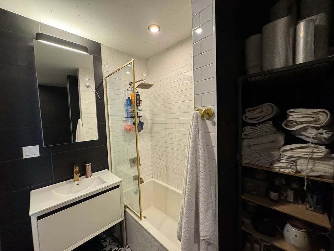 255 Mc Kibbin Street #212