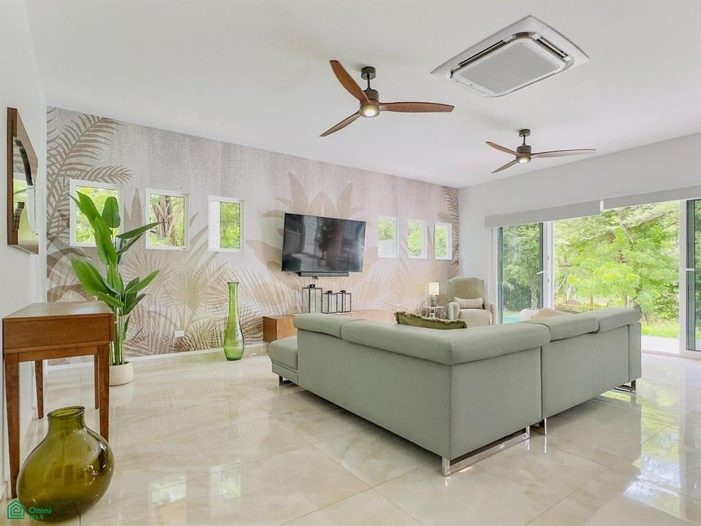 Casa Jeany | Modern Single-Level Home with Pool Near Playa del Coco