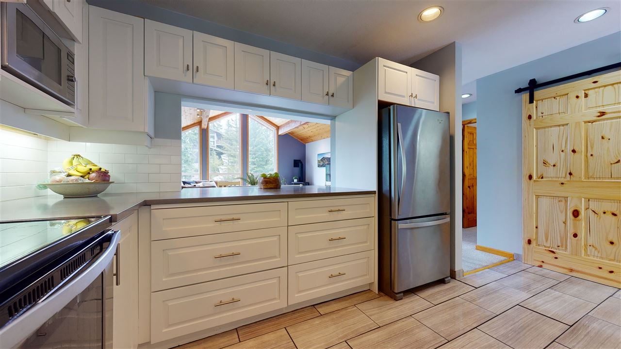 3362 Panorama Ridge