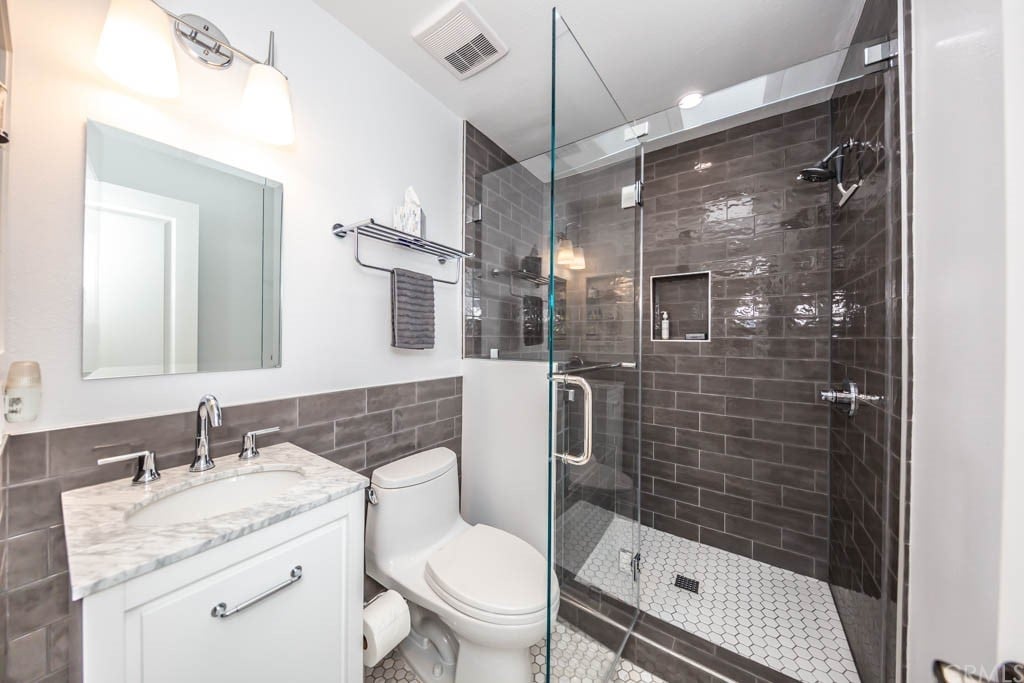 8821 Gallant Dr