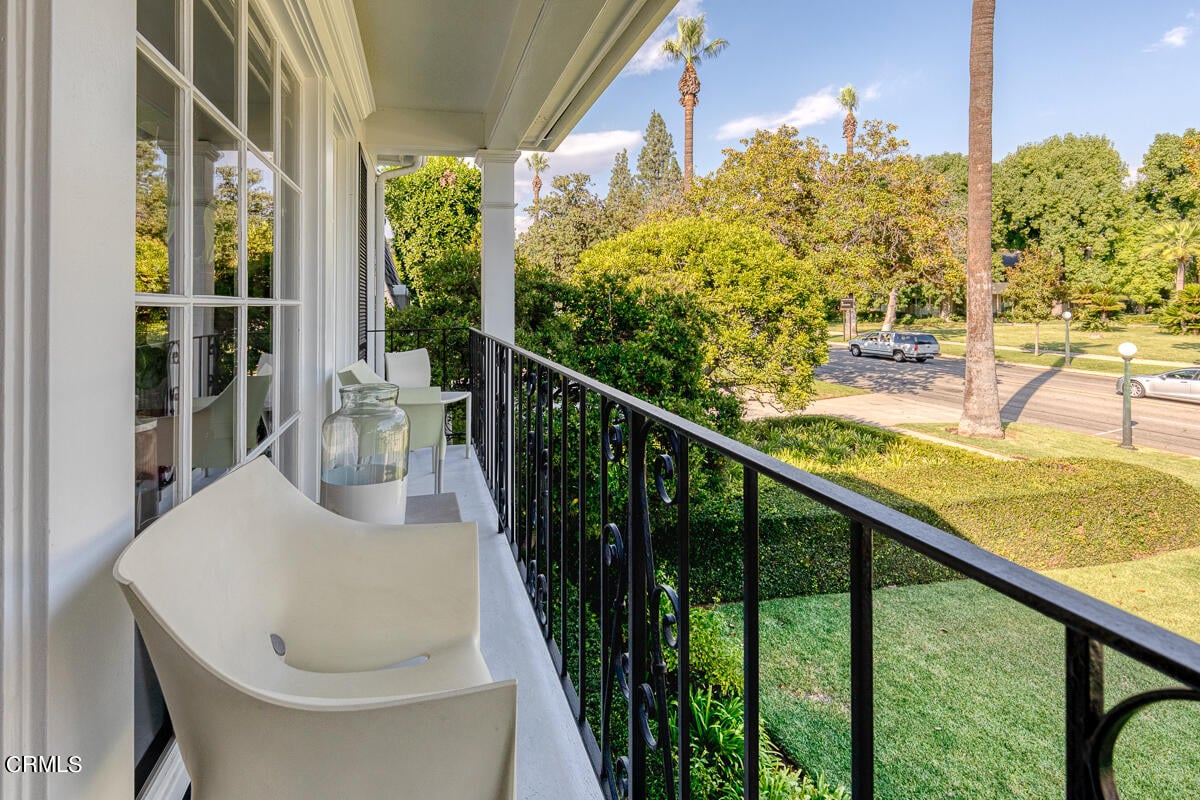 681 S Orange Grove Blvd, #5