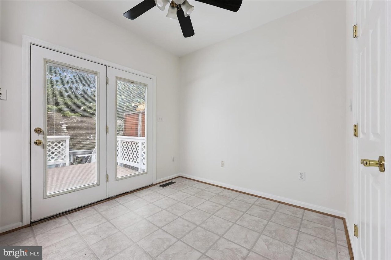 473 Tschiffely Square Rd
