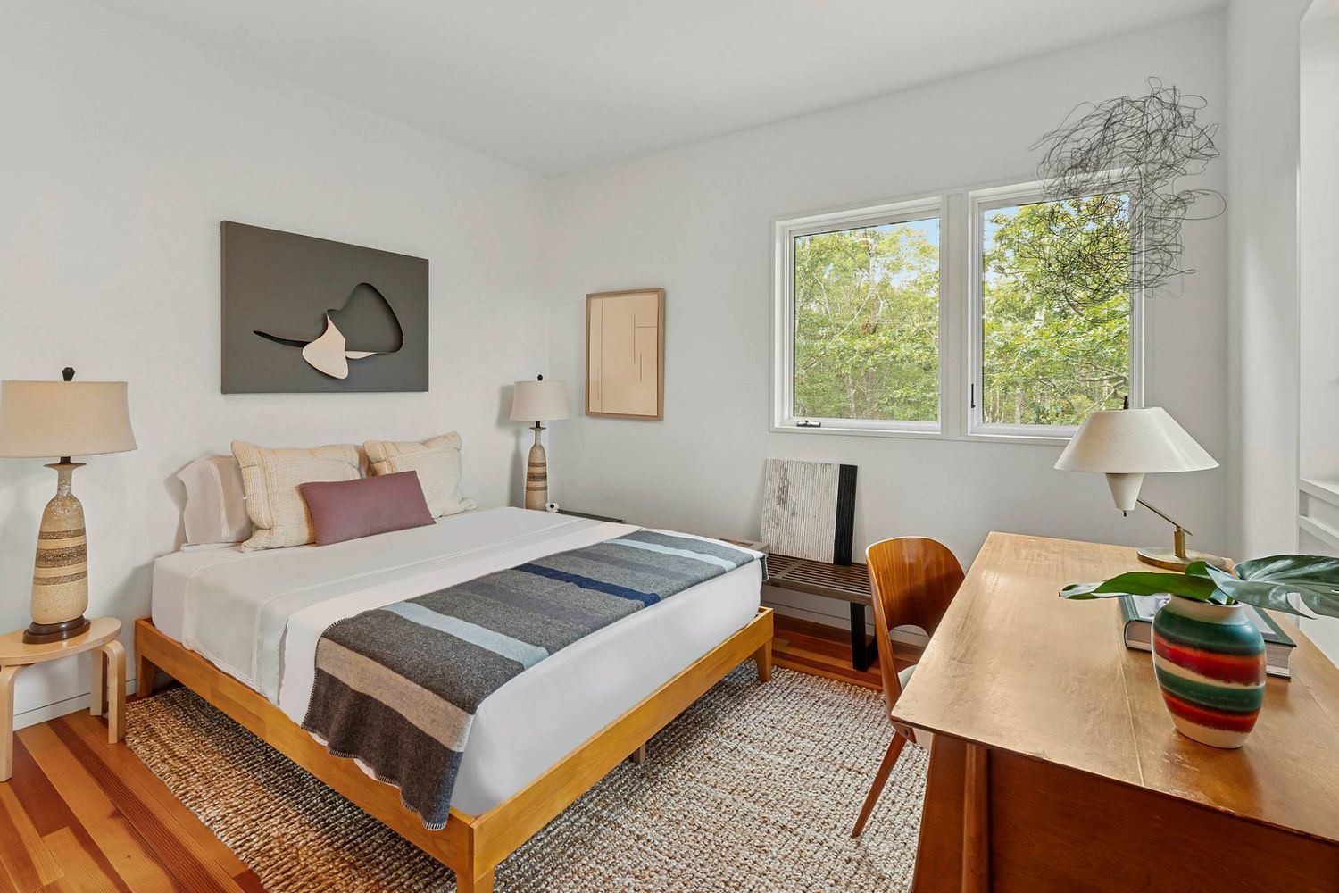 HAMPTONS ARTIST RETREAT BY NOTABLE ARCHITECT ON NEARLY 10 ACRES