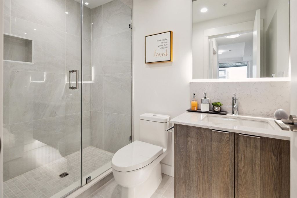 7638 Cambie St, #403