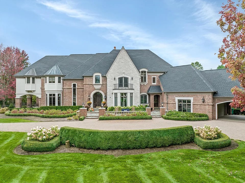 2313 Pond Vallee Dr