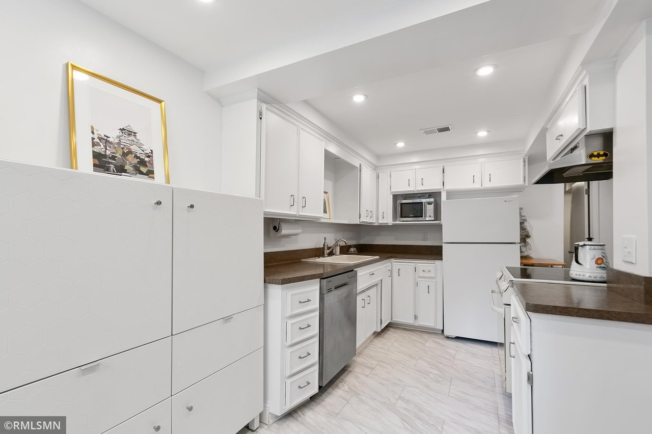 24 Saint Albans St S #7